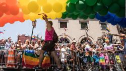 CNNE 1021610 - asi vive la comunidad lgbtq de latinoamerica el orgullo