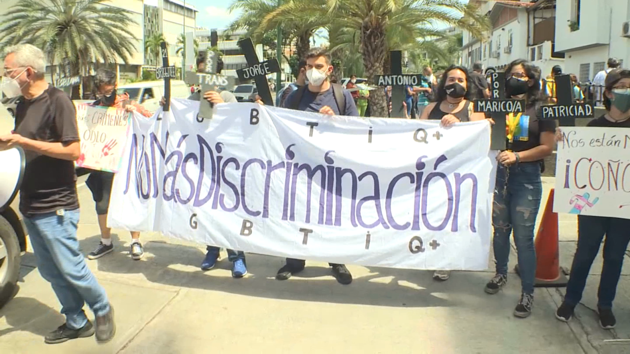 CNNE 1022361 - "nos estan matando", dicen manifestantes lgbtq+ venezolanos