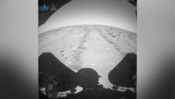 CNNE 1022491 - china divulga videos de su rover en marte