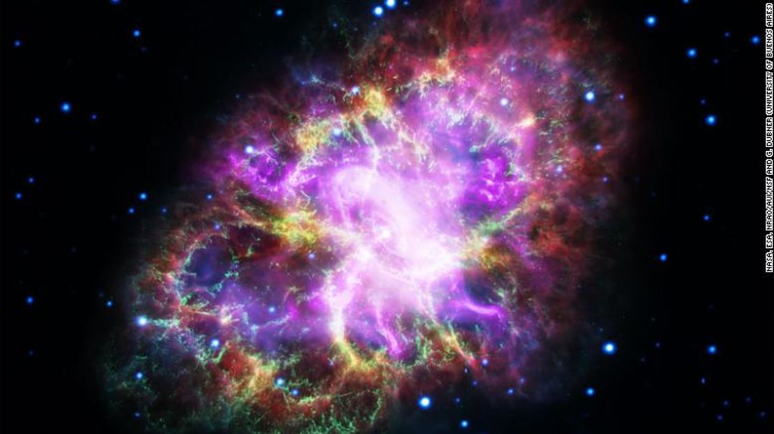 Esta imagen de la nebulosa del Cangrejo se creó utilizando datos de cinco telescopios diferentes.