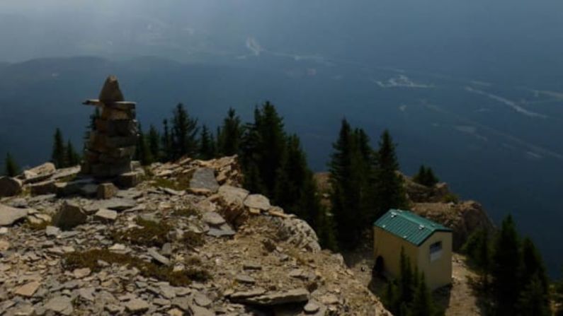 Castle Mountain, Canadá: Esta cabaña básica para seis personas ofrece una vista increíble de las Montañas Rocosas canadienses Club Alpino de Canadá