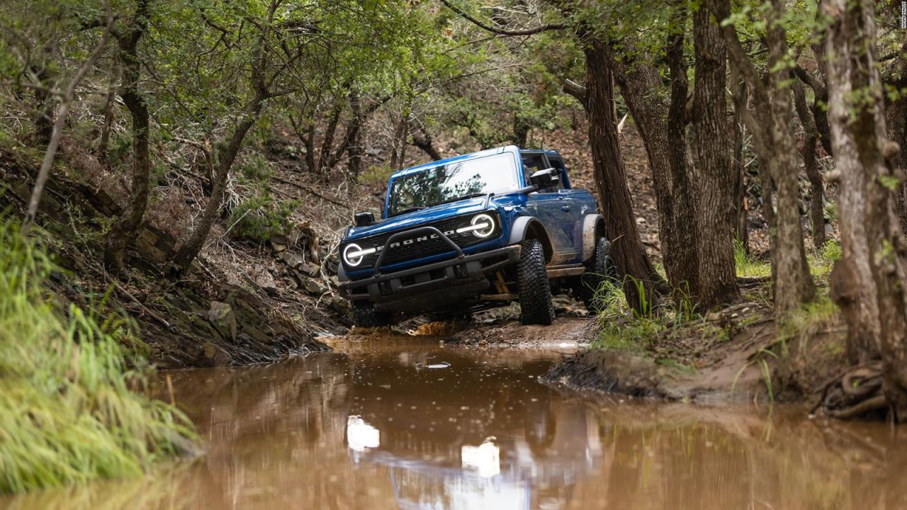 CNNE 1023101 - asi es manejar el nuevo ford bronco