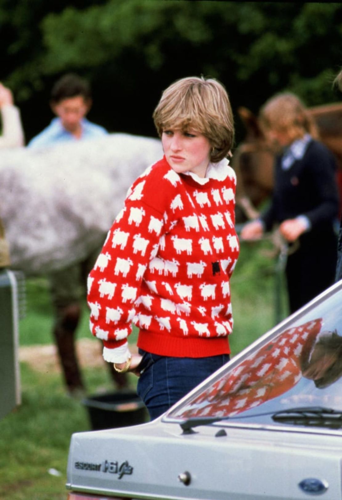 La princesa Diana, fotografiada en 1981 con su suéter original Warm & Wonderful, que fue relanzado el año pasado en colaboración con Rowing Blazers. Crédito: Tim Graham Photo Library/Getty Images