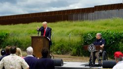 CNNE 1024050 - trump visita texas, donde preven construir mas muro