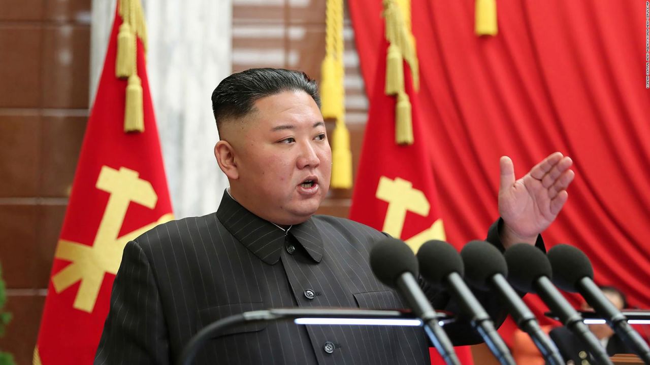 CNNE 1024138 - kim jong un lidera reunion tras despedir a funcionarios