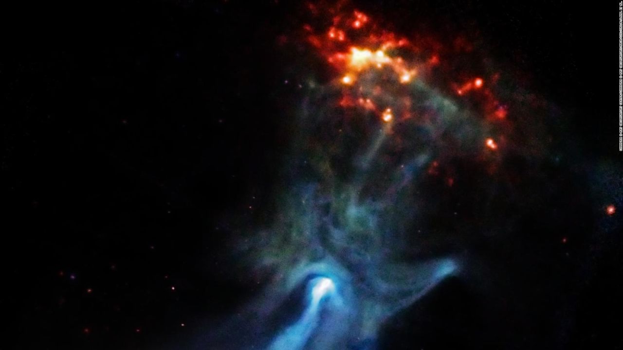 CNNE 1024687 - ¿mano cosmica en el espacio o una nebulosa?