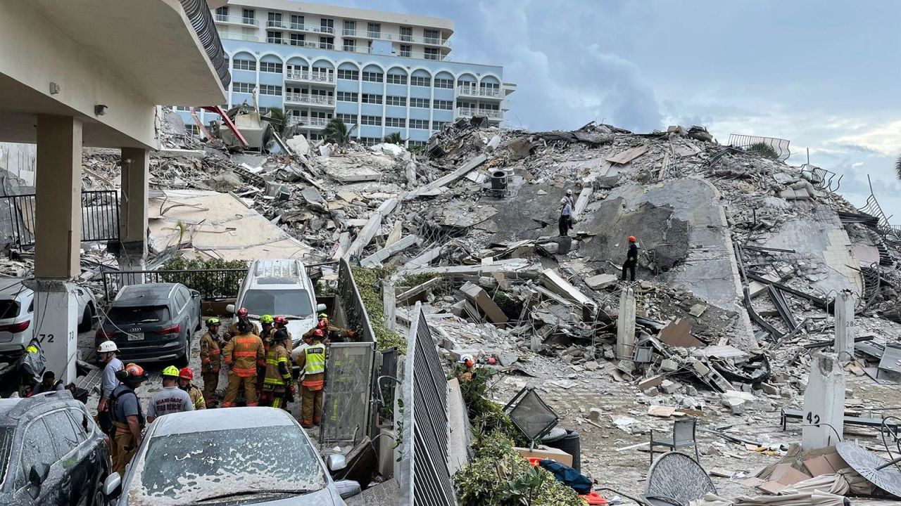 CNNE 1024765 - reanudan busqueda de personas en edificio de miami