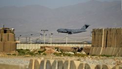 CNNE 1025380 - ee-uu- entrega base militar en afganistan
