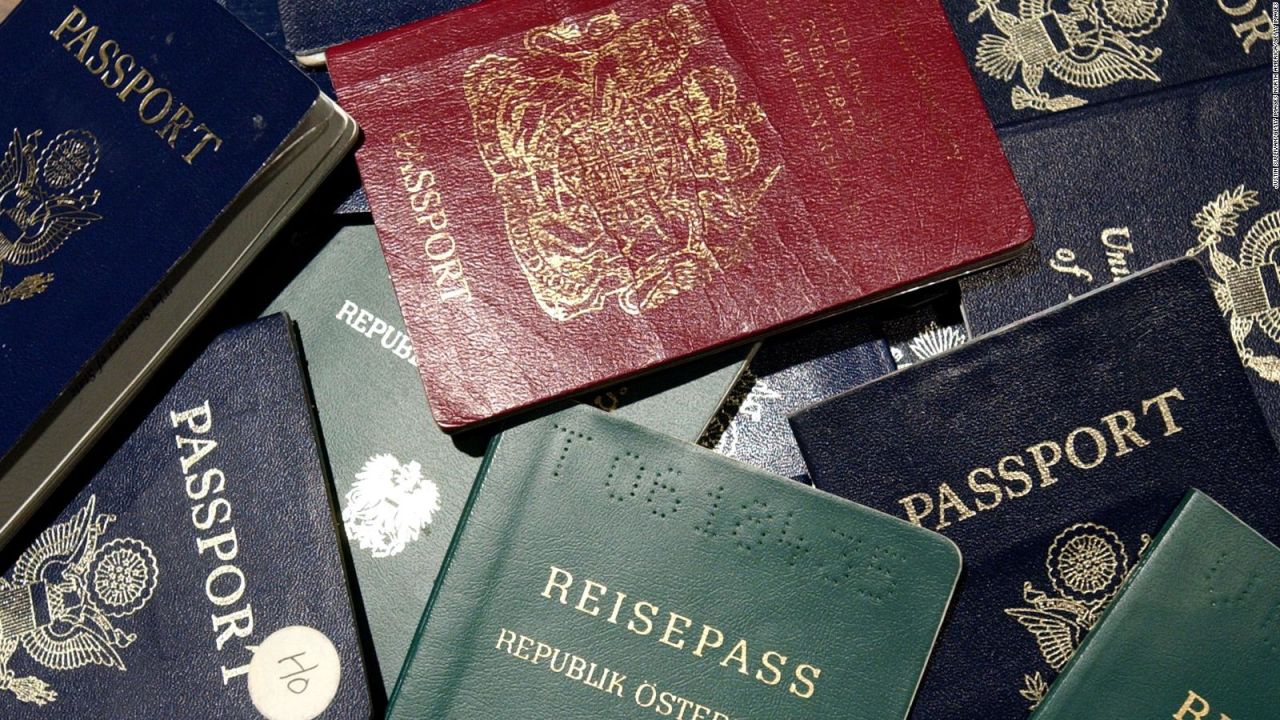 CNNE 1027216 - los pasaportes mas poderosos del mundo en 2021