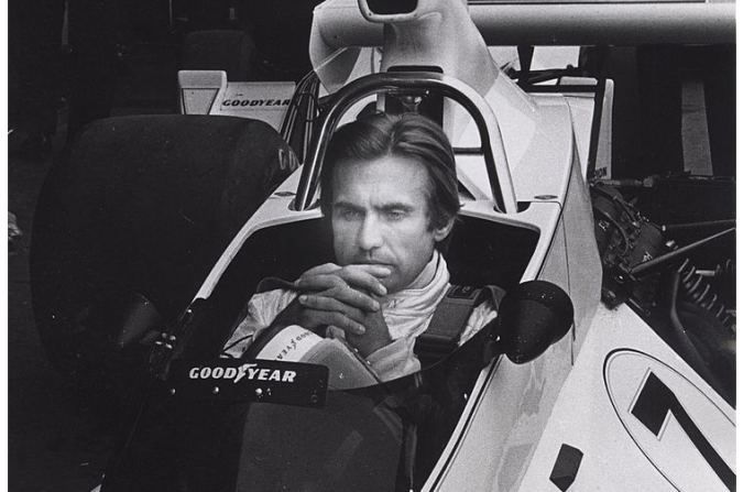 Carlos Reutemann, famoso expiloto de Fórmula 1 y político argentino, murió a los 79 años el 7 de julio de 2021. Hulton/Archive