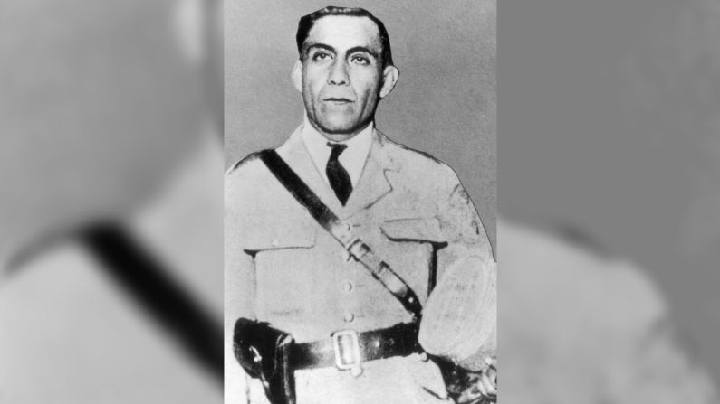 El cargo de Luis Sánchez Cerro en Perú duraría hasta el 30 de abril de 1933, cuando fue asesinado mientras "pasaba revista a las tropas reunidas en el Campo Marte de Lima".