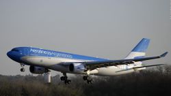 CNNE 1028089 - restricciones aereas en argentina impactaran economia