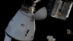 CNNE 1028763 - la nave spacex dragon inicia su regreso a la tierra