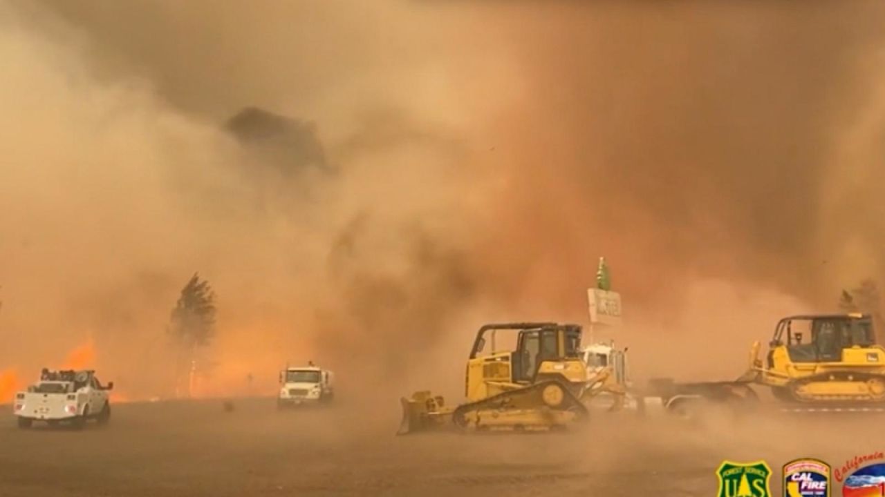 CNNE 1029197 - captan remolino de fuego en california