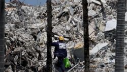 CNNE 1029932 - derrumbe del edificio en miami deja ya 90 muertos