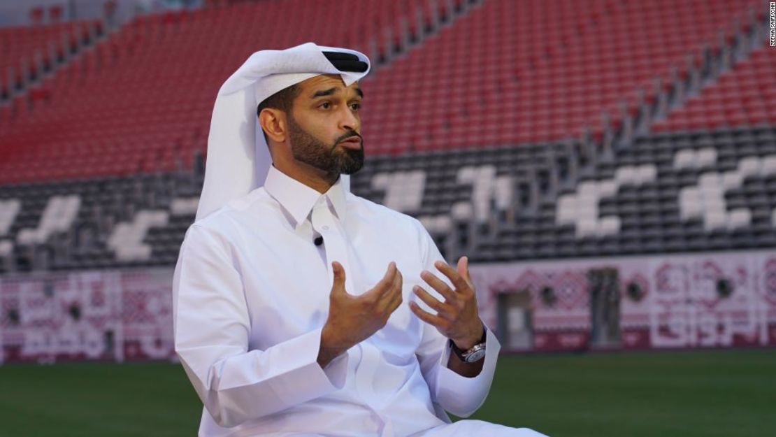 Hassan Al Thawadi, secretario general del Comité Supremo para la Entrega y el Legado, habla durante una entrevista en el estadio Al Bayt de Doha, el 8 de junio.