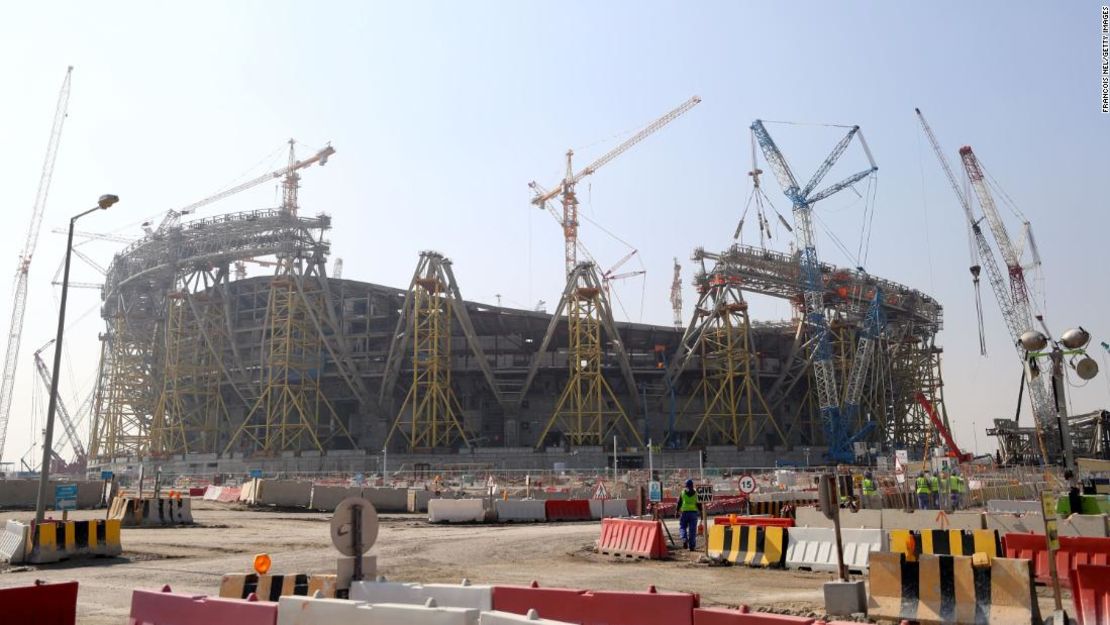 Uno de los estadios de Qatar, en construcción.