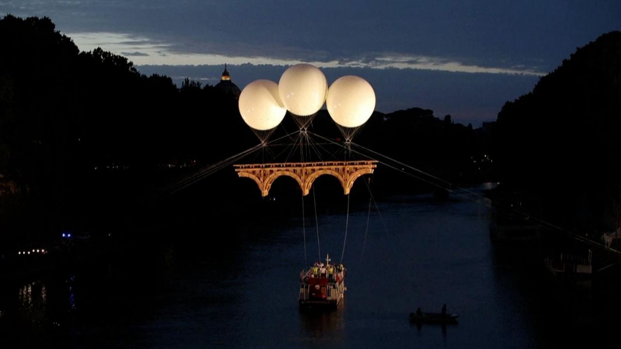 CNNE 1031692 - conoce el puente flotante creado en honor a miguel angel