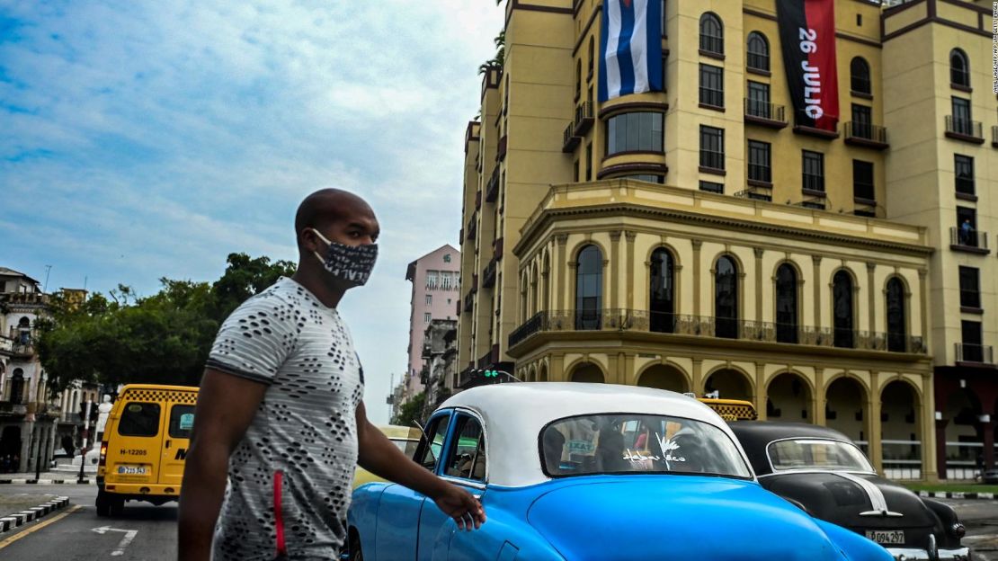 La economía de la isla, gobernada por el régimen comunista, se ha visto afectada tanto por la pandemia como por el aumento de las sanciones impuestas por Estados Unidos.