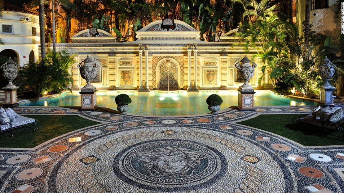 La propiedad y la istración han cambiado de manos, pero el estilo opulento permanece.