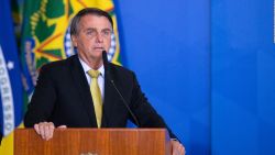 CNNE 1032956 - bolsonaro presenta leve mejoria tras su internacion