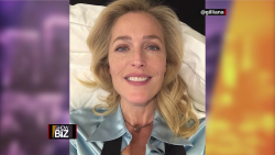 CNNE 1033223 - gillian anderson le dice adios al sosten