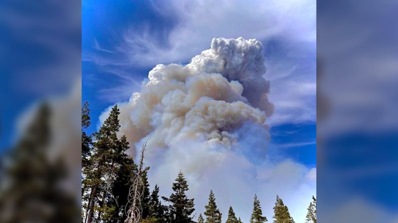 El incendio Dixie sigue ardiendo este 20 de julio en el condado de Butte, en California, donde ha quemado más de 24.000 hectáreas.