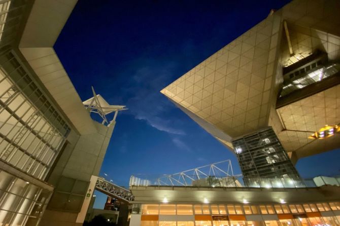 Tokyo Big Sight, la sede del centro de prensa principal de los Juegos Olímpicos de 2020, en vísperas de la ceremonia de apertura.