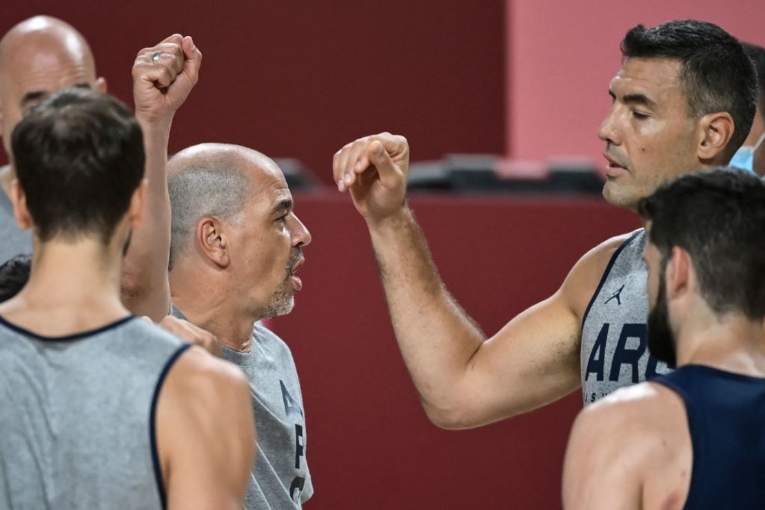 Sergio Hernández, entrenador del equipo argentino de básquetbol, que buscará volver a ganar una medalla.