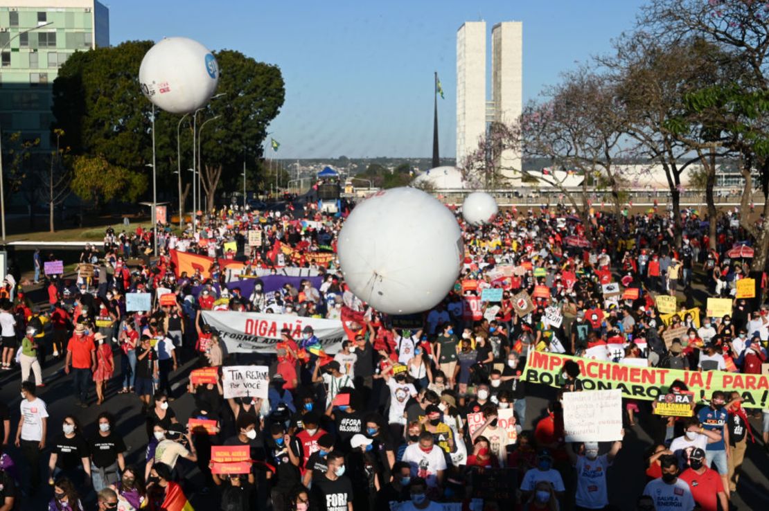 Protesta contra el gobierno del presidente de Brasil Jair Bolsonaro en la Esplanede de Ministerios en Brasilia, el 24 de julio de 2021. Crédito: EVARISTO SA / AFP vía Getty Images