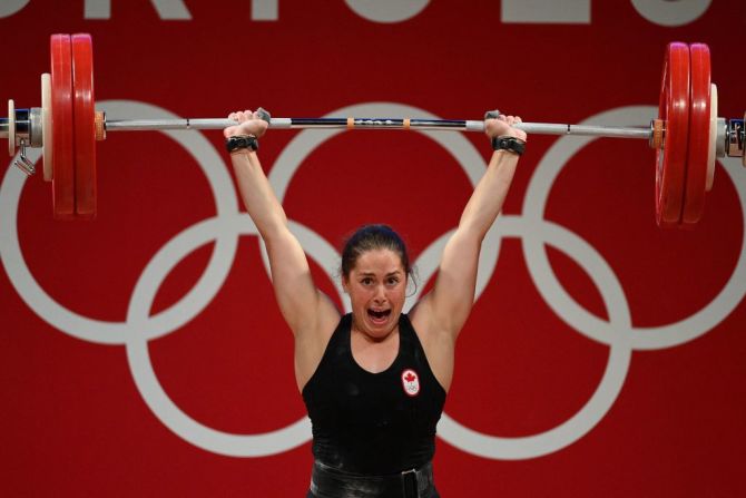 La canadiense Maude G Charron en plena acción durante los Juegos Olímpicos de Tokio 2020.