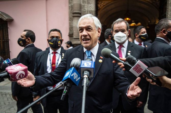 El presidente de Chile, Sebastián Piñera, llegó a la toma de posesión de Pedro Castillo el 28 de julio de 2021.