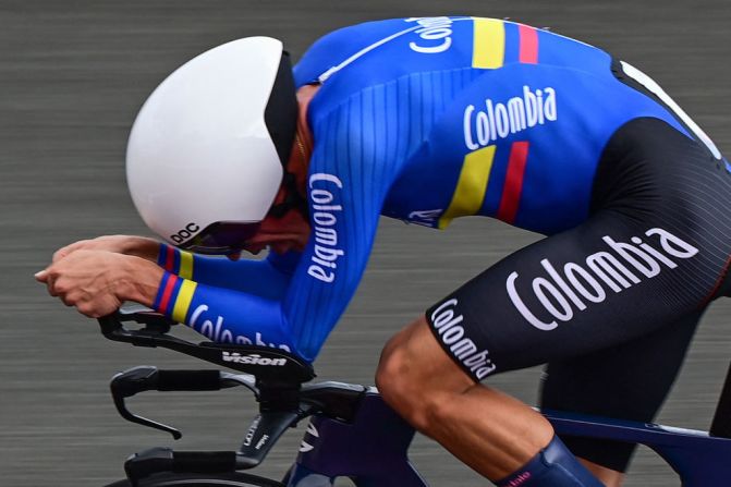El colombiano Rigoberto Uran durante una competencia de ciclismo en los Juegos Olímpicos de Tokio.