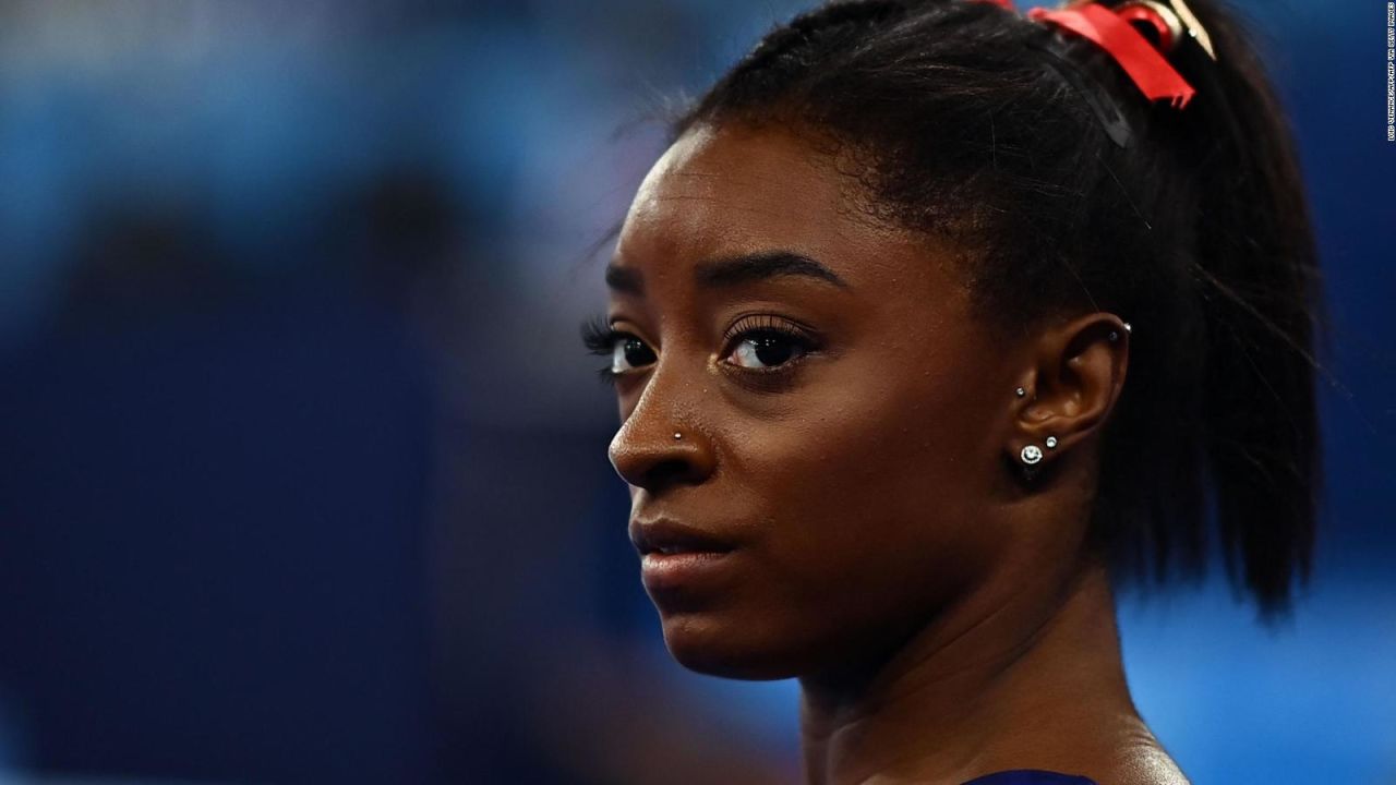 CNNE 1039878 - ¿por que usan una cabra para homenajear a simone biles?