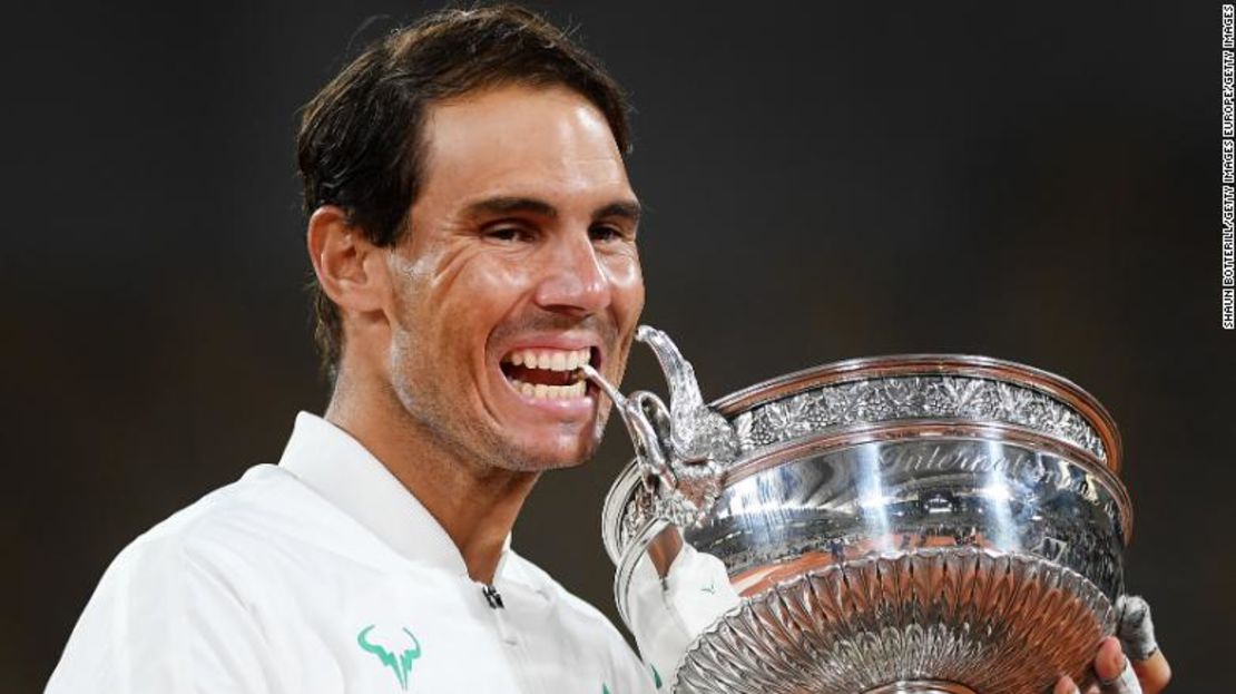 Nadal muerde la Coupe des Mousquetaires tras la victoria en el Abierto de Francia.