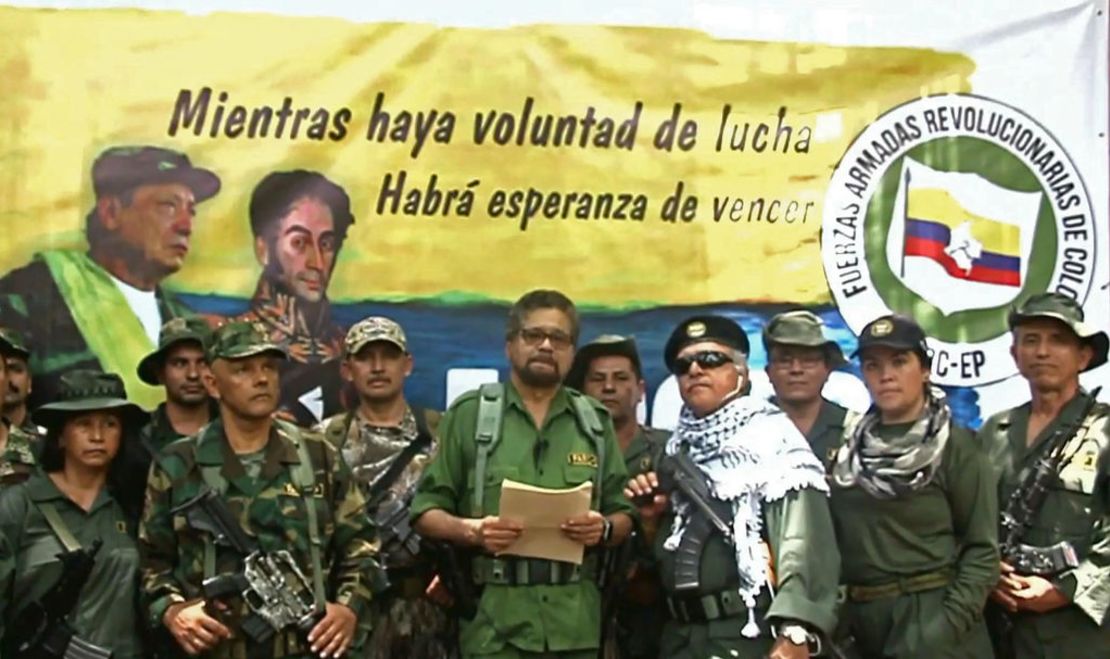 Esta captura de pantalla tomada de YouTube y publicada el 29 de agosto de 2019 muestra al ex comandante superior Iván Márquez del grupo desmovilizado FARC, en un lugar no revelado de Colombia. Crédito: AFP a través de Getty Images