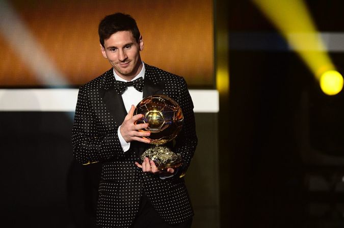 Una vez más, Messi recibe el Balón de Oro. Foto de enero de 2013.