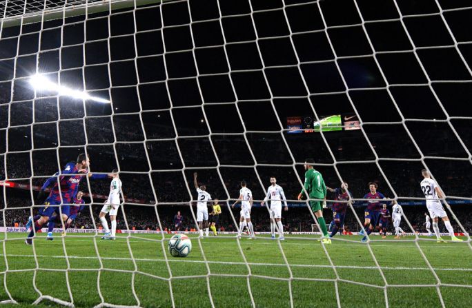 Así se ve un gol de Messi contra GRanada CF en el Camp Nou, en enero de 2019.