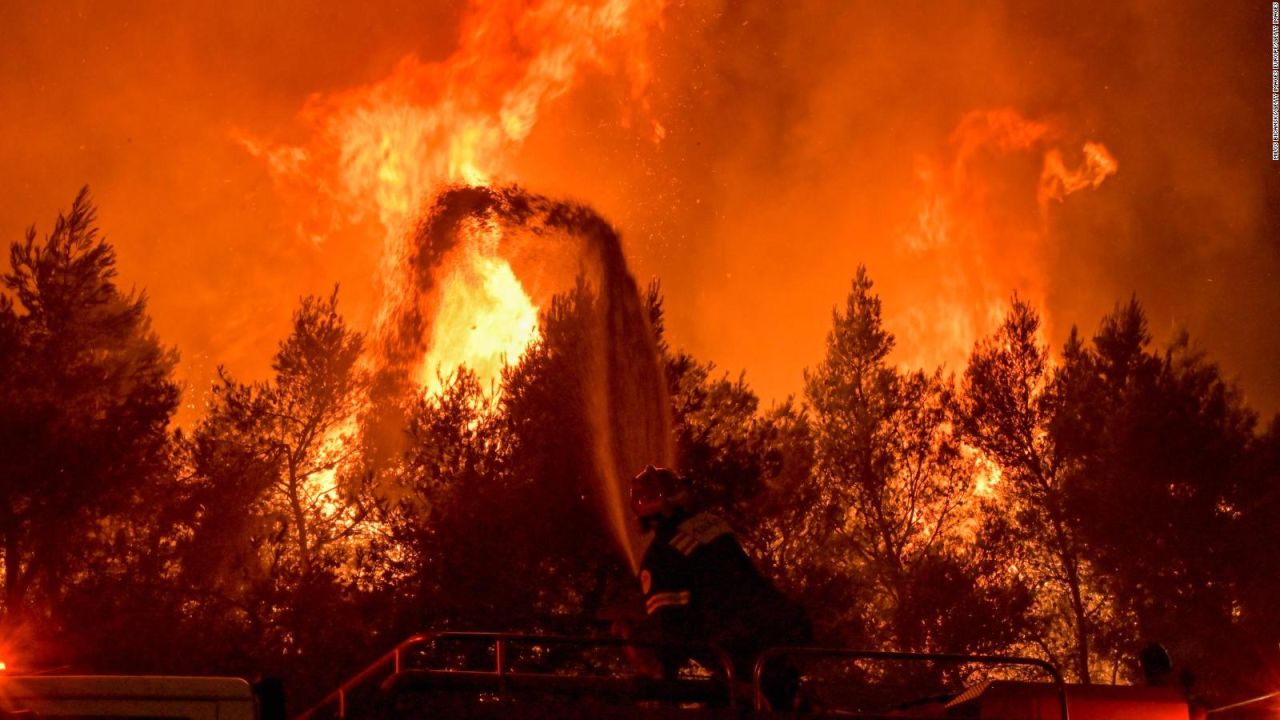 CNNE 1045233 - incendios en grecia arrasan hogares y dejan destruccion