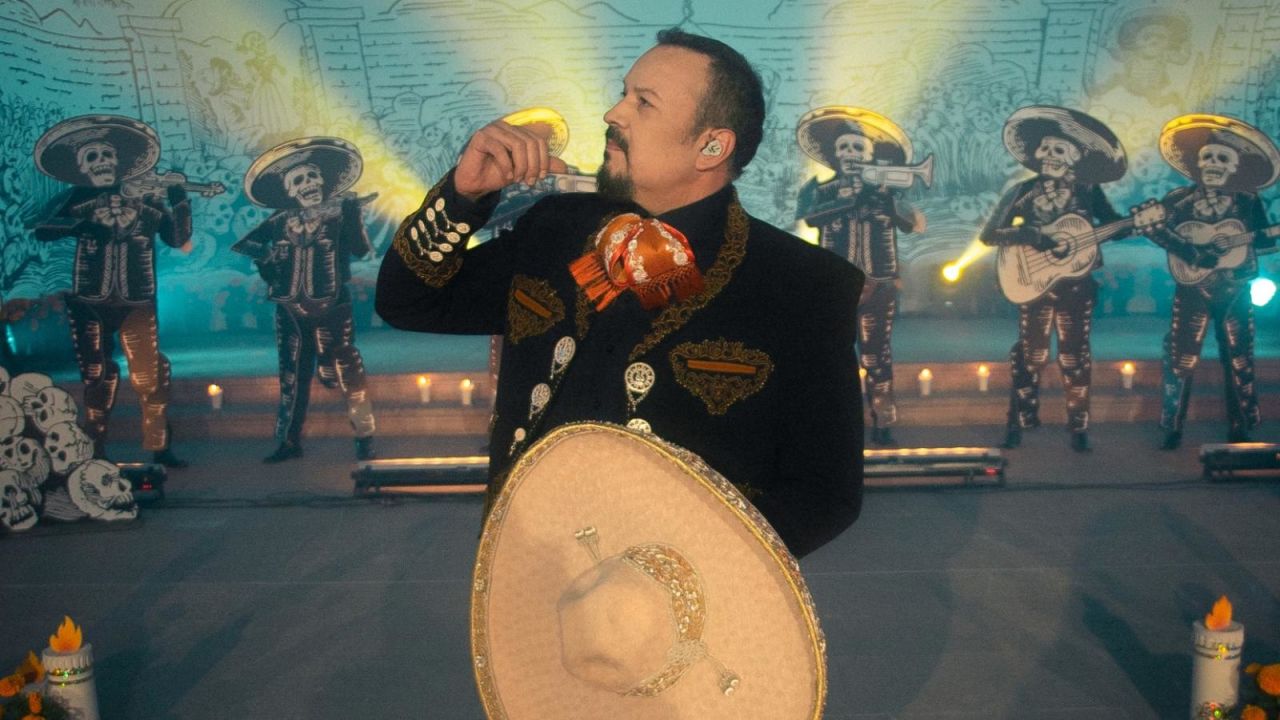 CNNE 1045478 - pepe aguilar se mantiene fiel a las rancheras