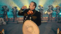 CNNE 1045478 - pepe aguilar se mantiene fiel a las rancheras