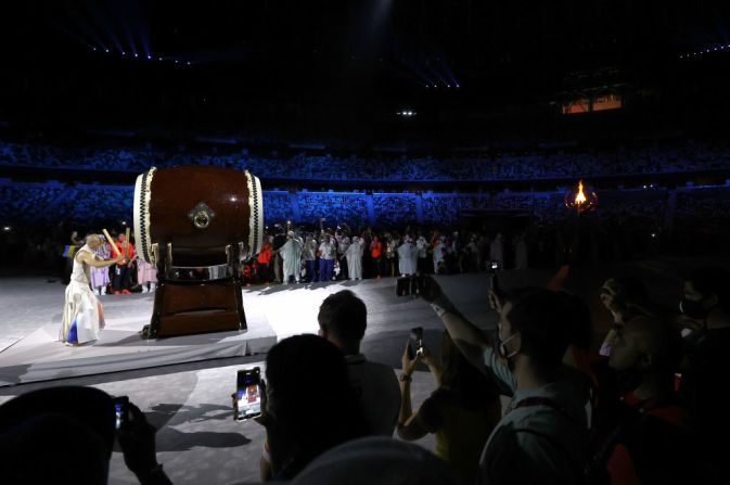 Tambores durante la ceremonia de clausura de los Juegos Olímpicos de Tokio 2020 en el Estadio Olímpico el 08 de agosto de 2021 en Tokio, Japón.