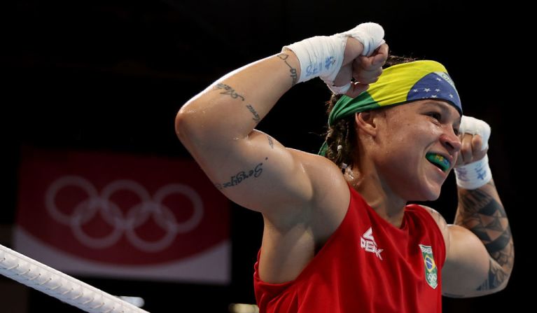 La brasileña Beatriz Ferreira se llevó la medalla de plata en boxeo de peso ligero femenino.
