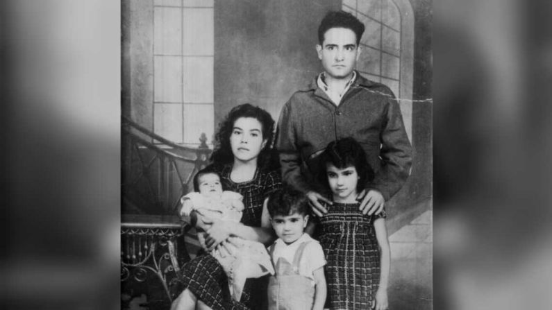 Imagen de la familia de Vicente Fernández que el mismo cantante subió a sus redes sociales para celebrar el Día de las Madres.