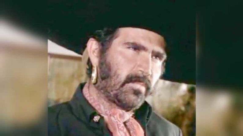 Vicente Fernández es también ampliamente reconocido por su faceta de actor. Aquí se le ve en la década de 1970, cuando se grabaron películas como "El Arracadas".