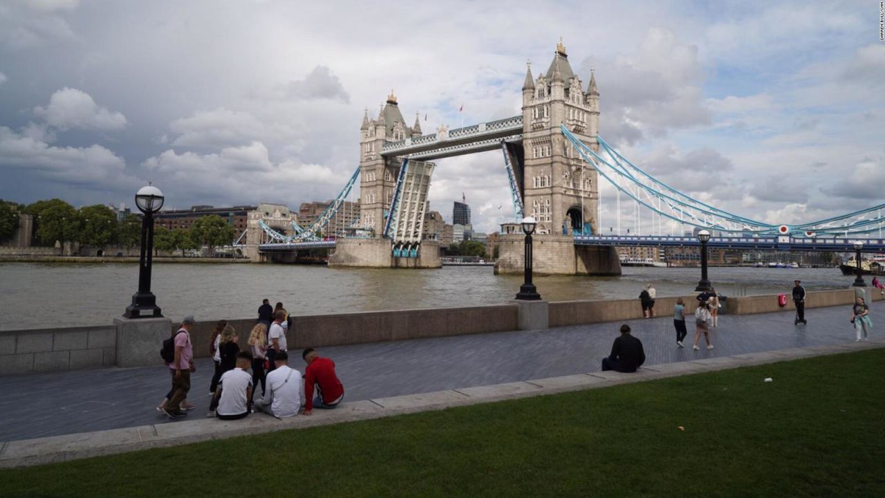 CNNE 1046980 - esto paso cuando el puente de la torre se atasco