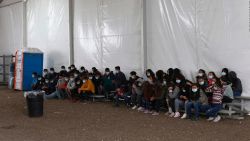 CNNE 1047059 - texas- ninos migrantes denuncian "malas condiciones"