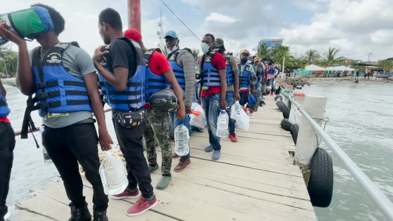 CNNE 1047444 - migrantes en necocli piden corredor humanitario