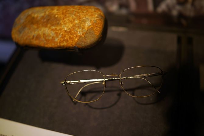 Un par de lentes recuperados en la Zona Cero. El objeto forma parte de la exposición del Memorial Museum.