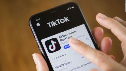 CNNE 1049156 - tiktok realiza modificaciones para usuarios mas jovenes